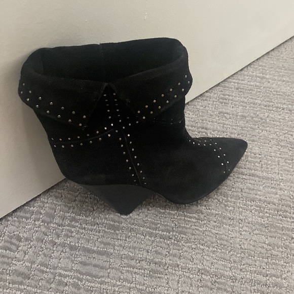 Size 36 isabel marant black suede booties with grommets lightly worn - Picture 2 of 2